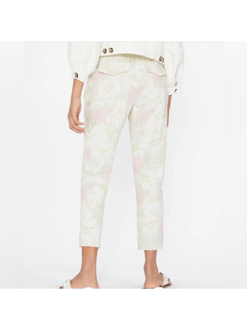 Ted Baker London Aphraa Floral Print Buckle Waist Band Tapered Trouser - Picture 3 of 12
